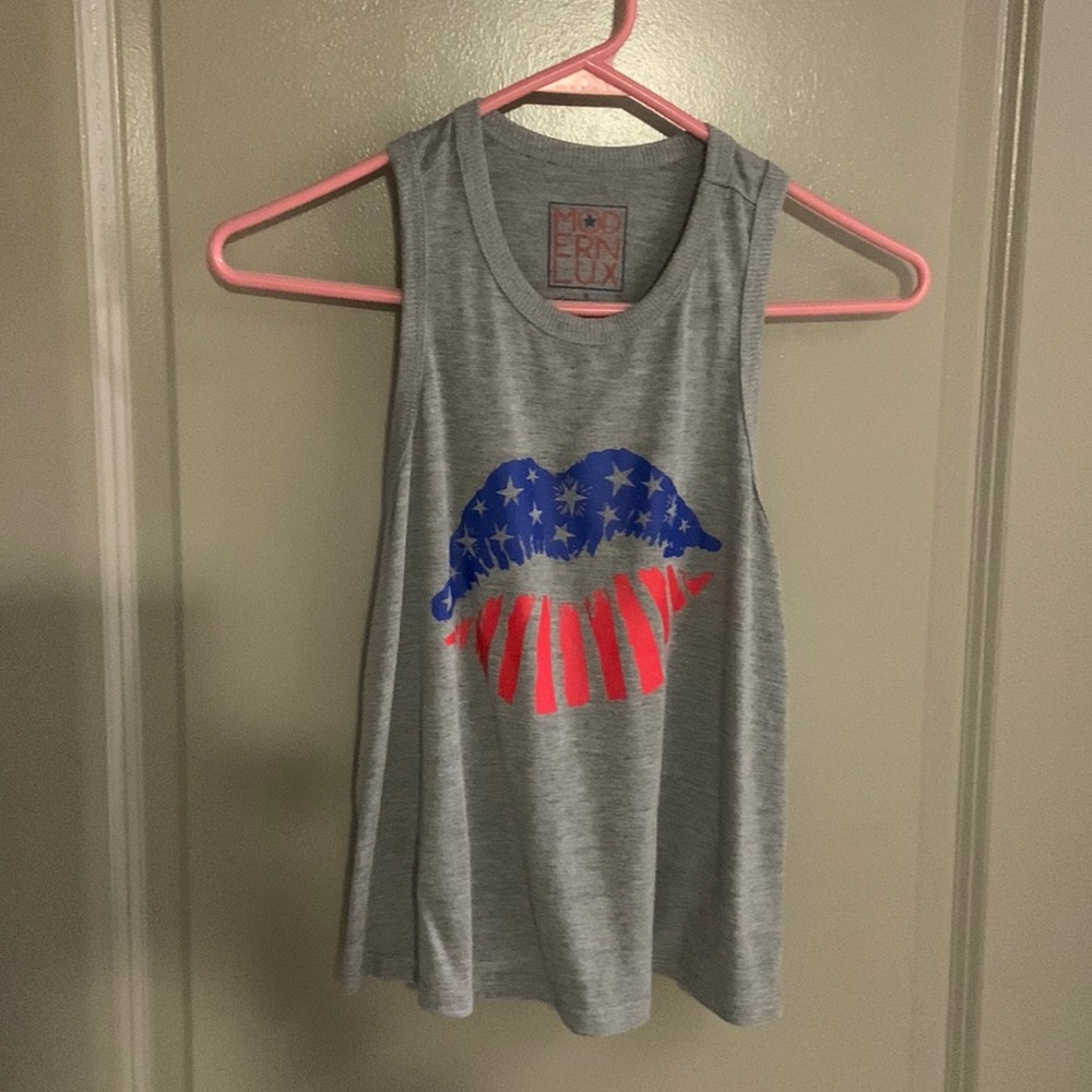 USA kiss crop top